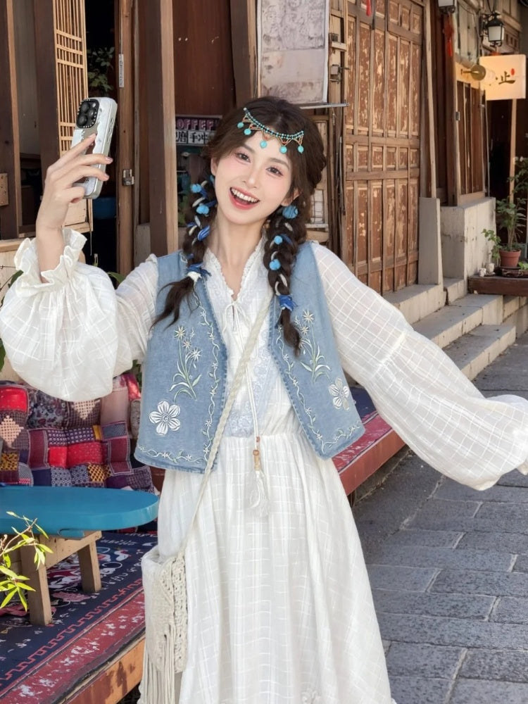 ブルーデニムベスト ウォッシュ加工 ダメージ加工 刺繍 フェードフローラル