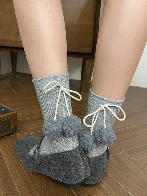 ポンポン付きホワイトスイートカーフソックス