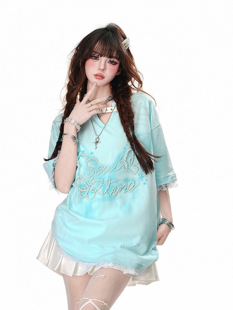 Mintgrünes/schwarzes/weißes T-Shirt mit V-Ausschnitt, Herzschnalle, Perlendetails und Spitzenbesatz