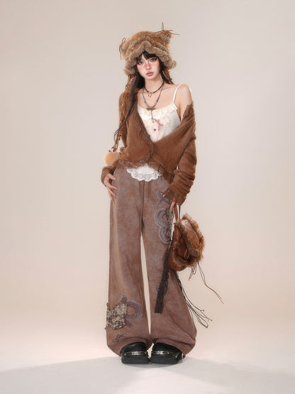 Braune Schmetterlingshose mit weitem Bein und Applikation im Karomuster