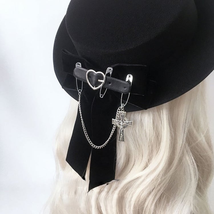 Chain Buckle Flat Black decorated Bow Hat with Accents