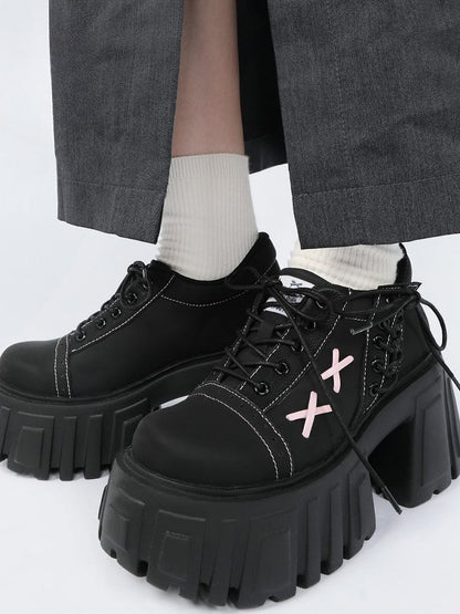 Detailing Preppy with Shoes Chunky Crisscross - Platform Style Lace-Up Design