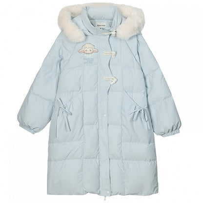 ブルーのキュートなラムアップリケの蝶結びディテールフード付きダウンコートロングバージョン