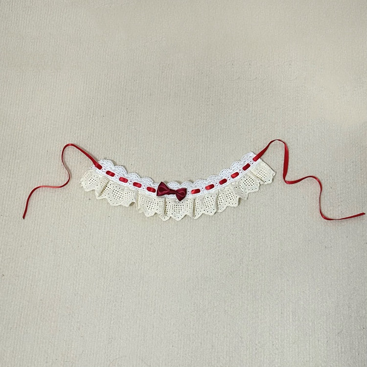 Weiß und Choker-Spitze Rot