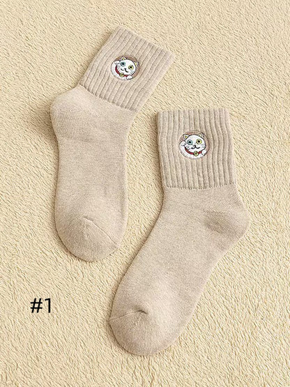 かわいい猫の刺繍入りふくらはぎソックス