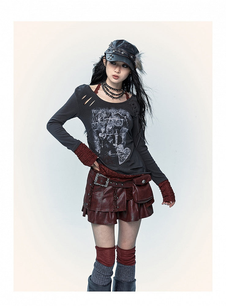 レースアップとダメージ加工の穴があいたグレー＆レッドのホルターネックトップス