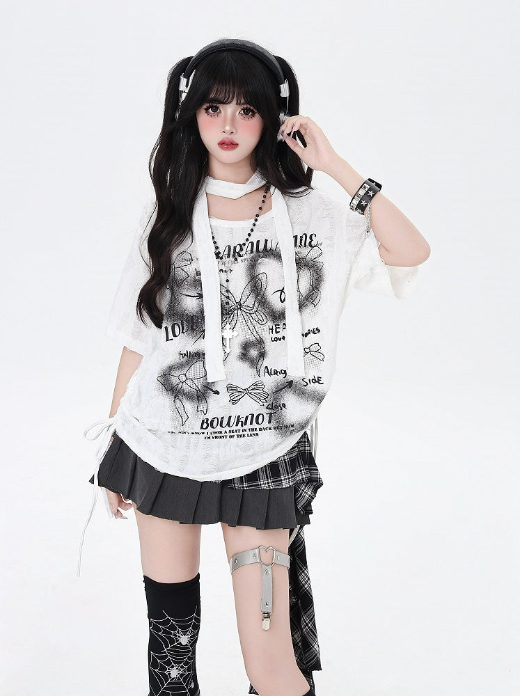 Schwarz/weißes T-Shirt mit seitlichem Kordelzug und Schleifenmuster, inklusive Schal