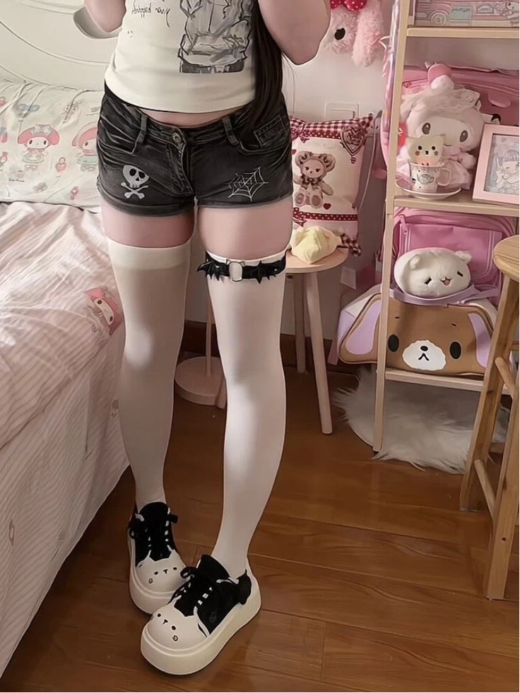 Print Shorts Dark Web with and Skeleton Spider Grey