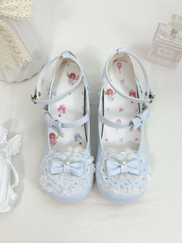 Oberteil mit Schnallen, Spitze, Babyschleife, runder Herzspitze und blauem Lolita-Besatz