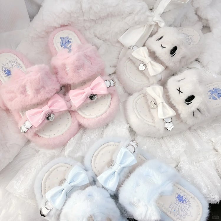 Plush Jirai Slippers: Kei White with Embroidery Platform Kitten