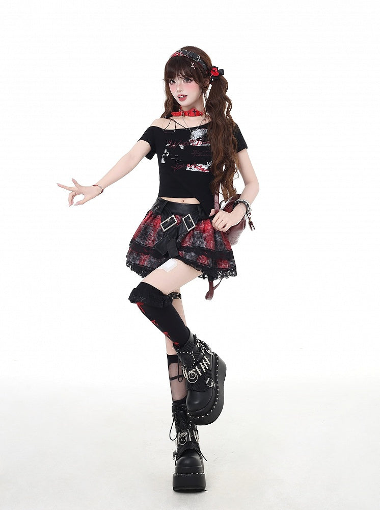 T-Shirt Glamorous Cropped Schwarz/Hellblau Asymmetrischer Ausschnitt und Saum