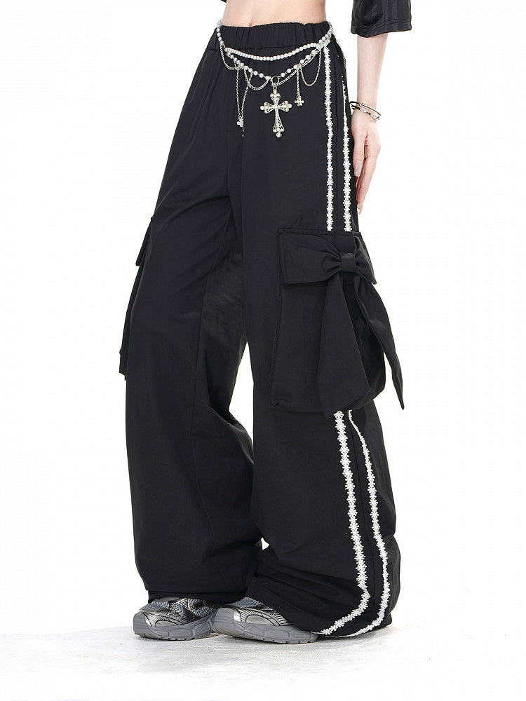 Cargohose mit großen Taschen, Schwarz, weites Bein, mit Schleife