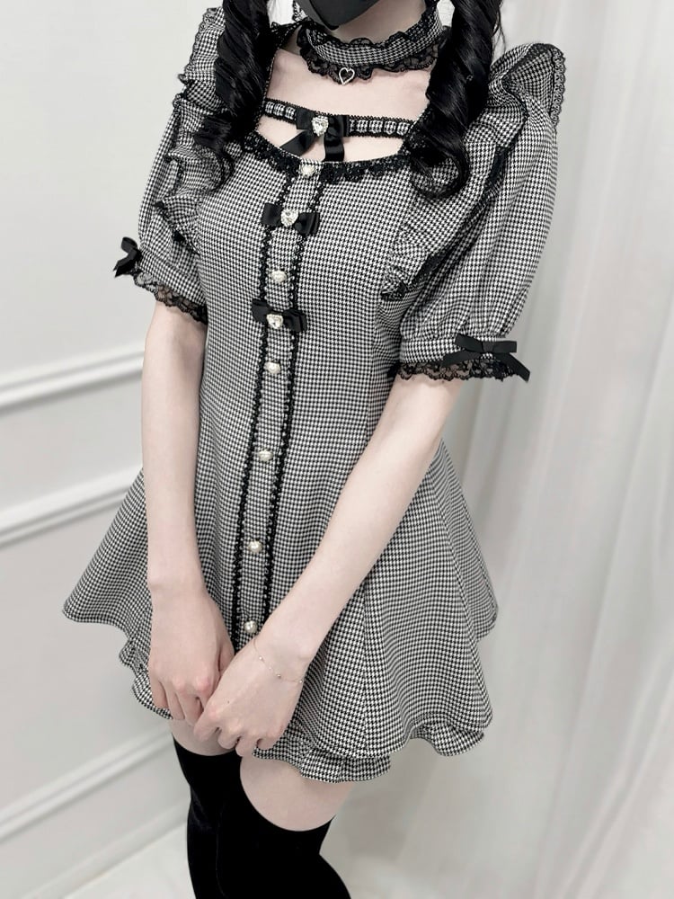 Set – Minikleid mit Flatterärmeln, Schleife hinten zum Selbstbinden + Shorts, Hahnentrittmuster, Jirai Kei + Halsband