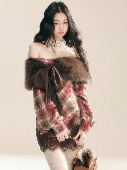 Rot-braunes kariertes Kleid mit Löchern im Used-Look, inklusive Plüschschal