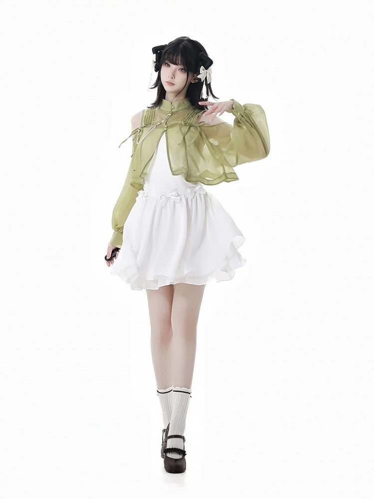 Grünes, halbtransparentes Oberteil im Cheongsam-Stil mit ausgeschnittenen Schultern und gerüschtem Ausschnitt