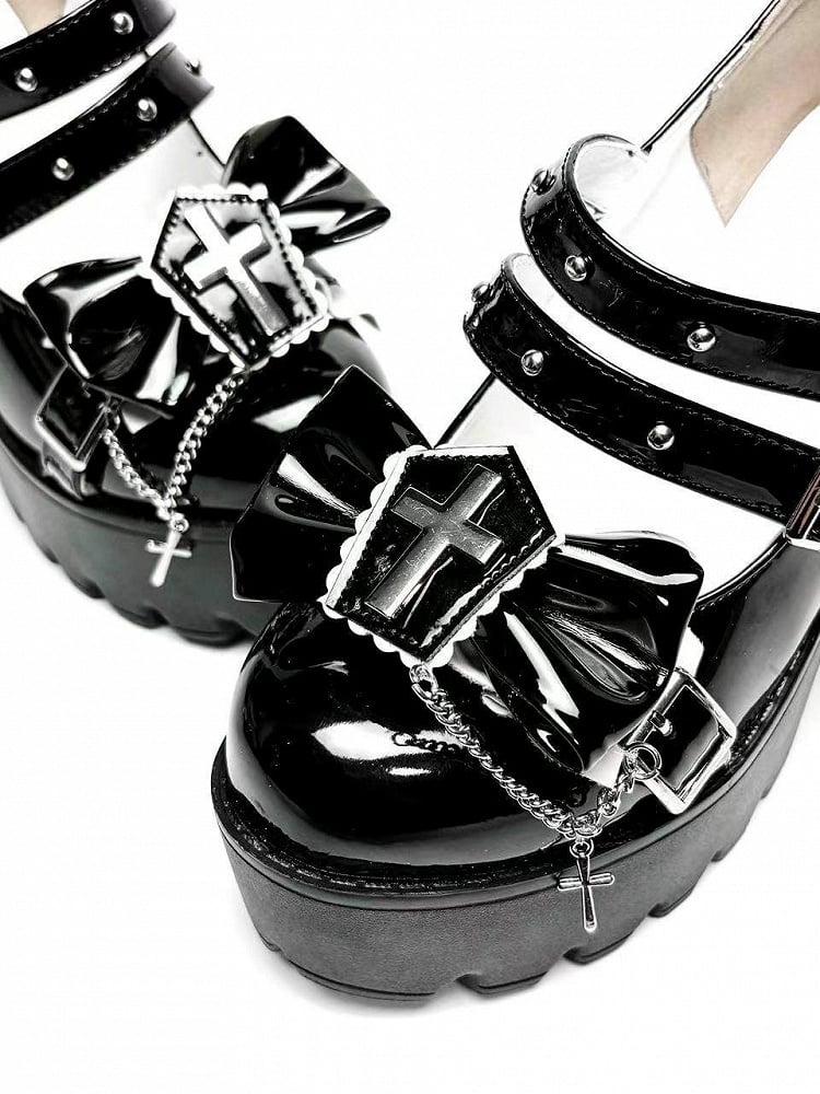 Talons hauts compensés noirs Lolita Gothiques avec clous