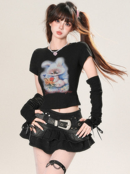 ホワイト/ブラック/ブルーの華やかなプリントスリーブのウサギと文字のTシャツ