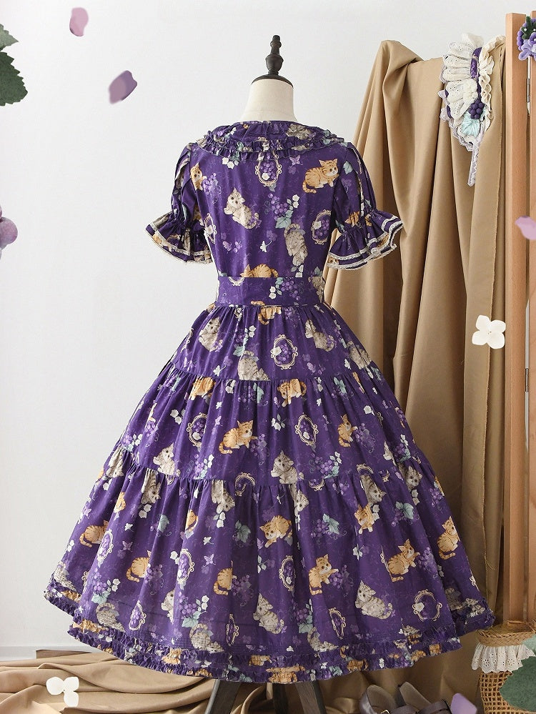 Kurzes, traubenfarbenes Kitty-Ärmel-Print-Kleid in Rosa von Lolita and Piece House Purple Fashion