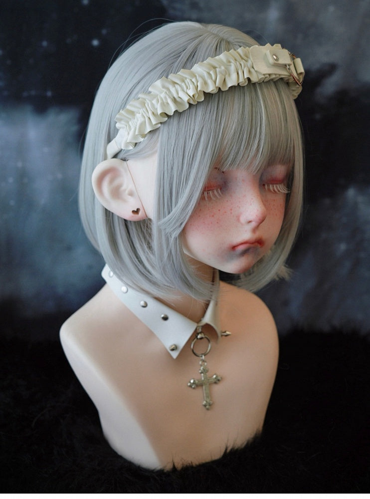 Weißer Gothic Handgemachter Herzförmiger Ring mit Rüschen KC