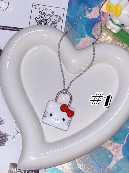 Halskette mit Kätzchen-Anhänger in Weiß/Strass