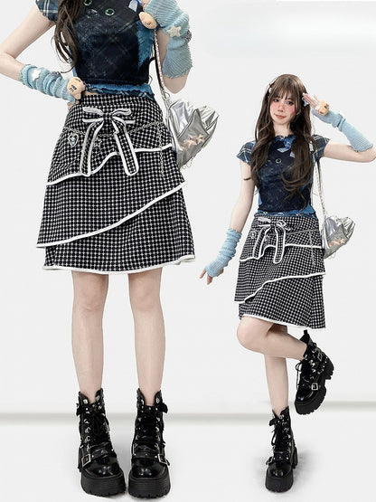 Dekoriertes bittersüßes gestuftes kariertes Schleifenmuster Y2K Schwarz