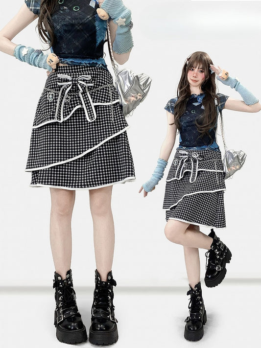 Dekoriertes bittersüßes gestuftes kariertes Schleifenmuster Y2K Schwarz