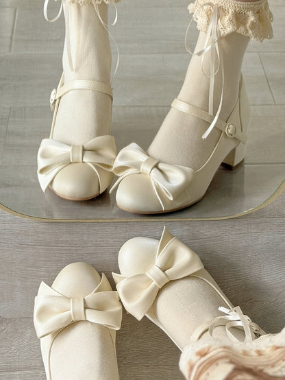Mid-heel Creamy White Classic Mary Janes in PU - Delicate Top Bow & Round Clasp