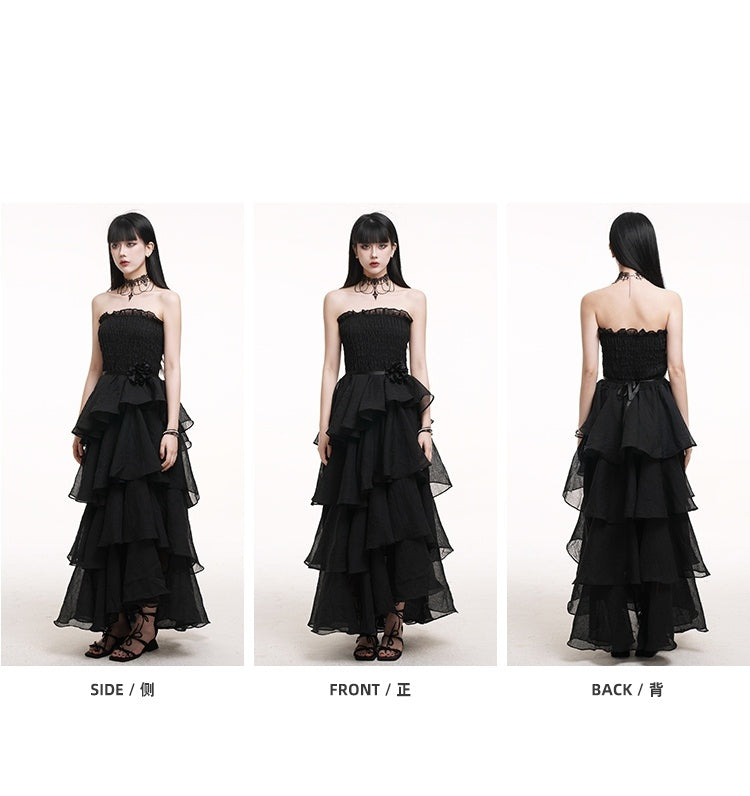 Schwarzes Ballkleid mit hoher Taille und Stufenrock aus Netzstoff