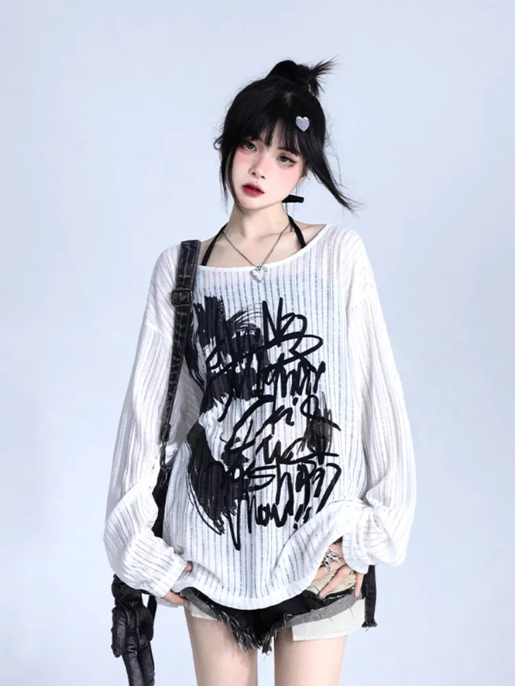Lockerer weißer Strickpullover mit Graffiti-Passform und Print