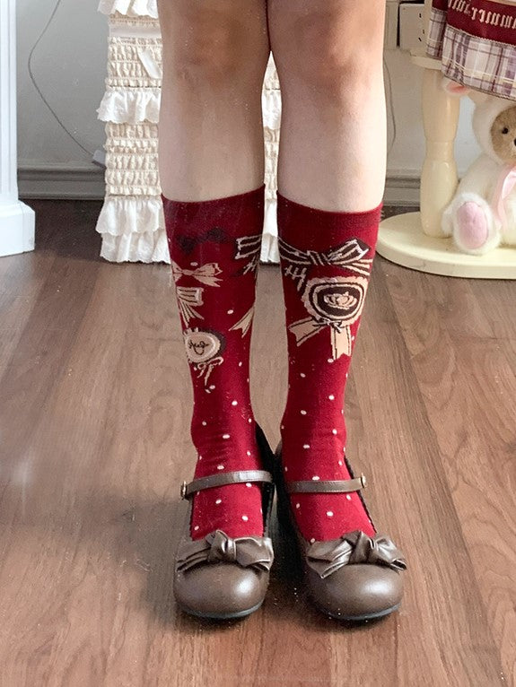 赤/ピンク/緑/ベージュ/青のソックスバッジとJKカーフ