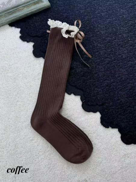 レーストリムの蝶結びカーフソックス