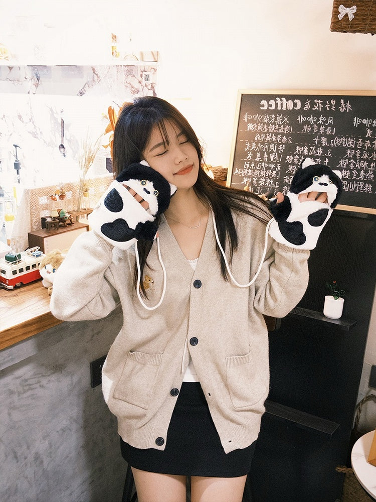 Schwarz-weiße süße Plüschhandschuhe in Katzenform