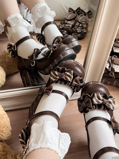 ハートダークブラウンハイチョコレートヒールストライプジェーンズボウノットディテールプラットフォームメアリーバックルブロック