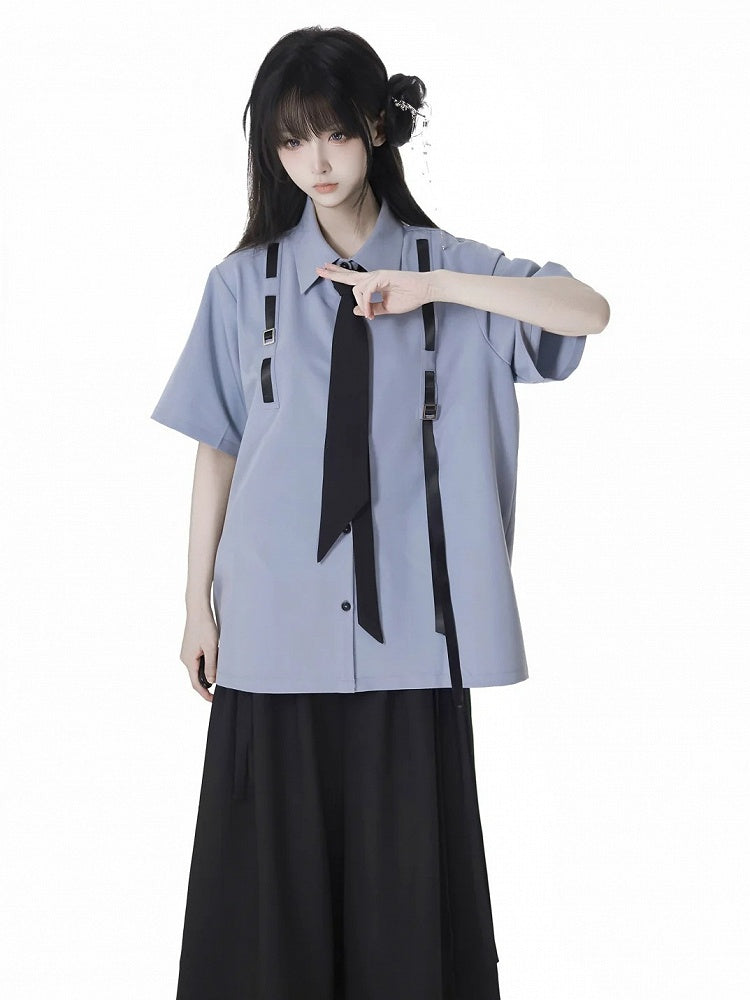 ブルーのプレッピータイスタイル半袖シャツ（無料）