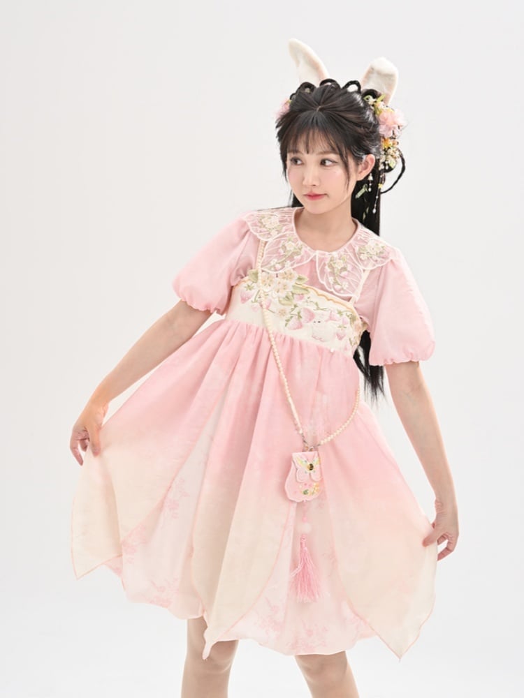 Erdbeerstickerei Rosa Blütenblattförmiger Kragen Puffärmel Blusenausschnitt Cheongsam