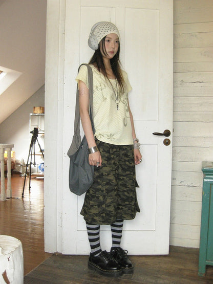 Yellow Polka Dot Candelabra Print Round Neck Tee - innomoood