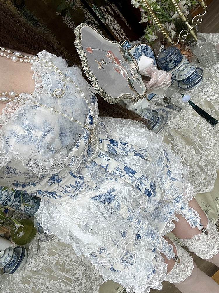 Porzellan + Korsett, blauer Ausschnitt, Rokoko-Outfit, Chinoiserie, weißer Skort, Sweetheart und Top