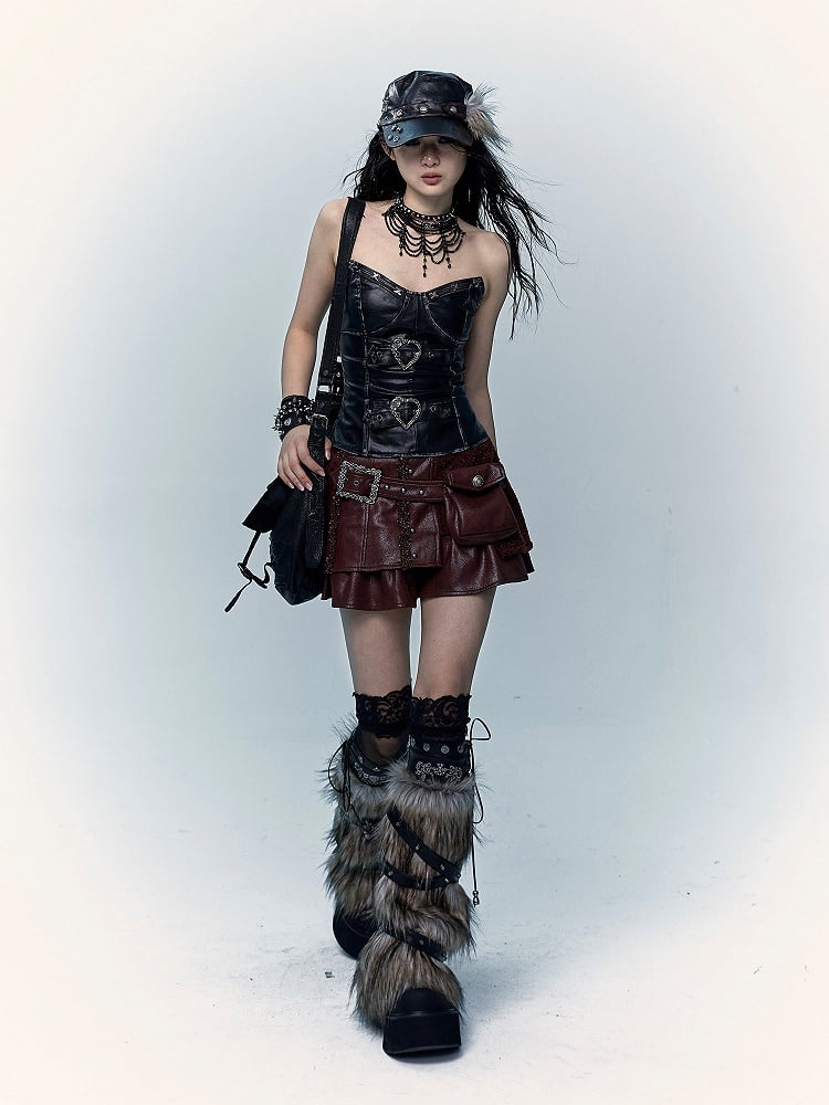 Weinroter Rock mit Schnallengürtel