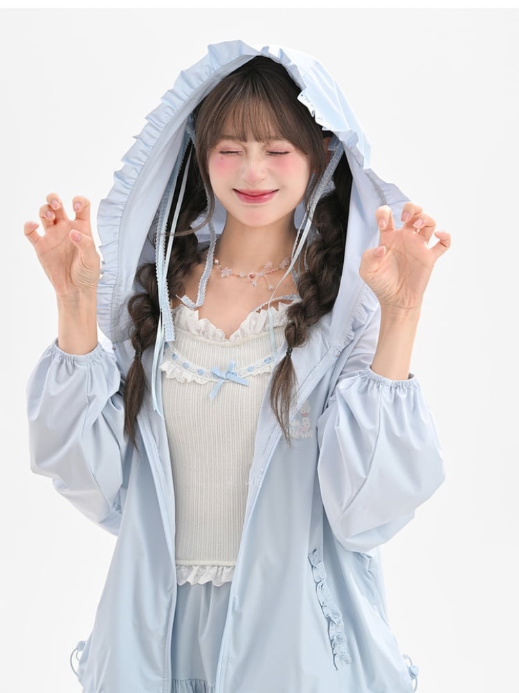 リボン結びのブルーコントラストホワイトフリルレーストリムのスイートノースリーブトップス