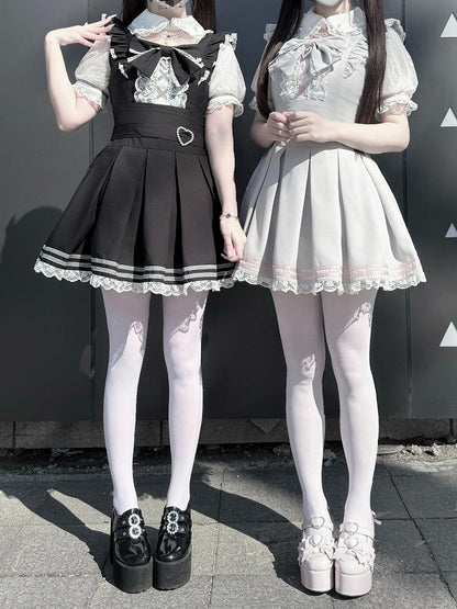 Jirai Kei Black & White Short Sleeve Box-Pleated Dress with Lace and Bow Details - Virtual Paradise