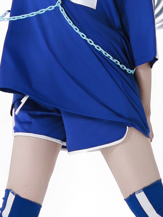 ブルーホワイトとゴムウエストのスポーツショーツ