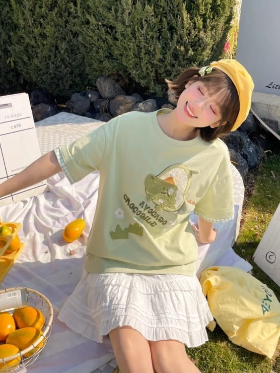 Neck Cutton Plush Crocodile/Fox Applique Apricot/Green Round T-Shirt