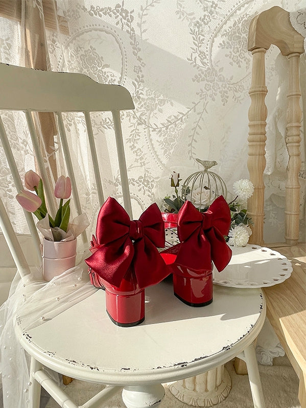 Akzentschleife, überkreuzte Absätze, mittelrotes Design, süße Zehenpartie, rund – Lolita