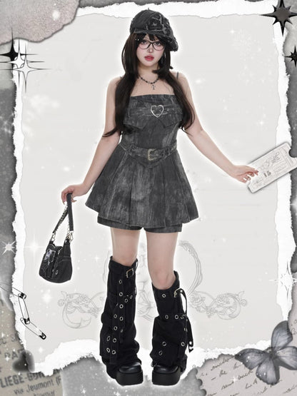 Dunkelgraues Punk-Jeanskleid mit Herzschnalle in Übergröße