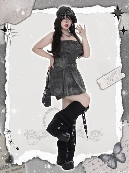 Dunkelgraues Punk-Jeanskleid mit Herzschnalle in Übergröße