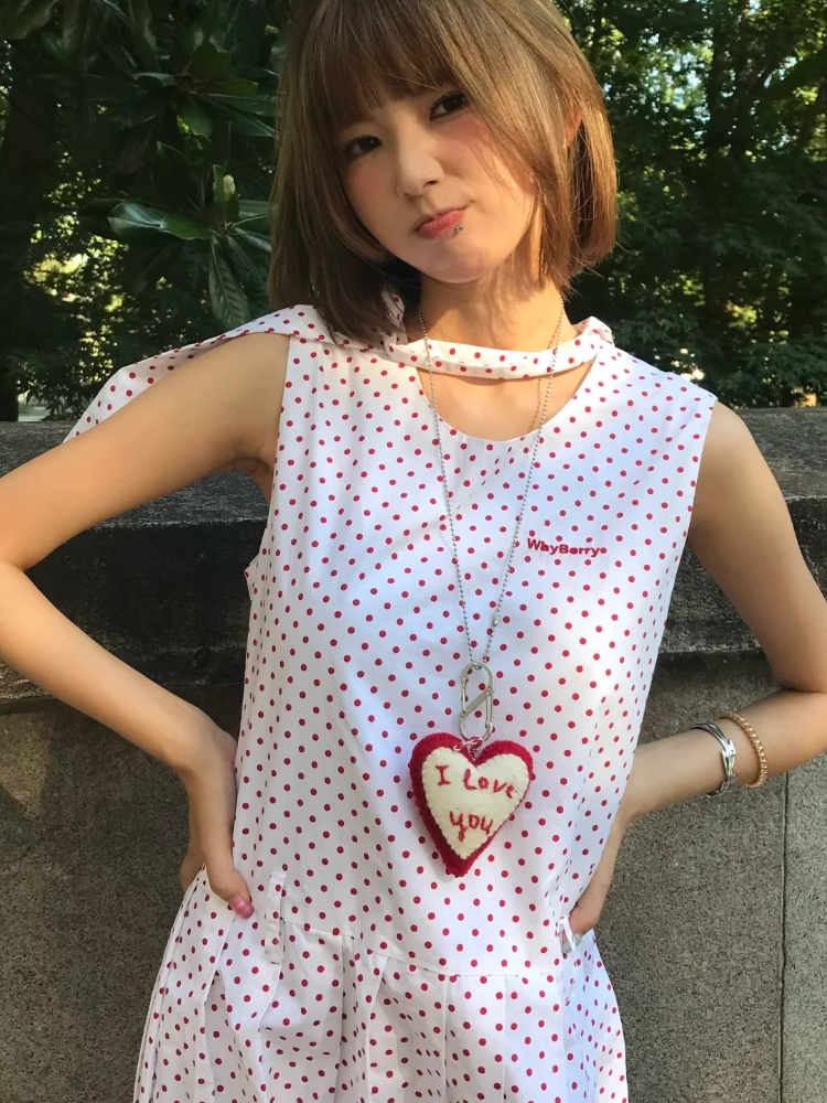 Halskette mit rotem Herzanhänger