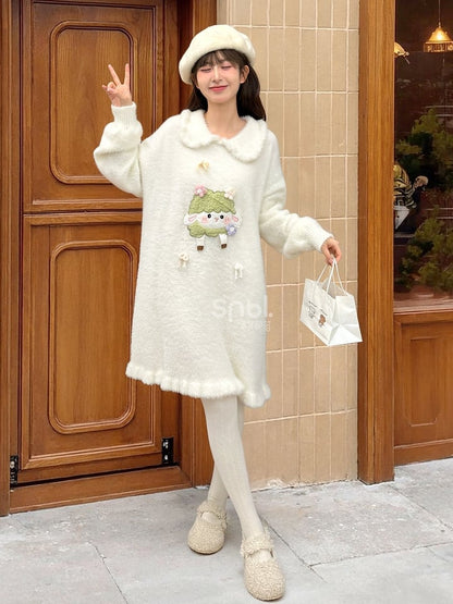 Süßes weißes Strickkleid mit Peter-Pan-Kragen und Lamm-Applikation