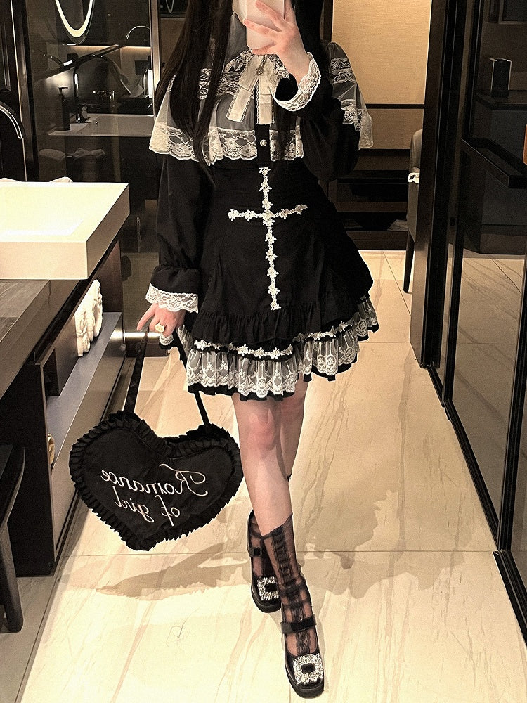 Jirai Kei Bluse im Landminenstil, weiß und schwarz/ganz schwarz, mit Cape-Design aus Spitze