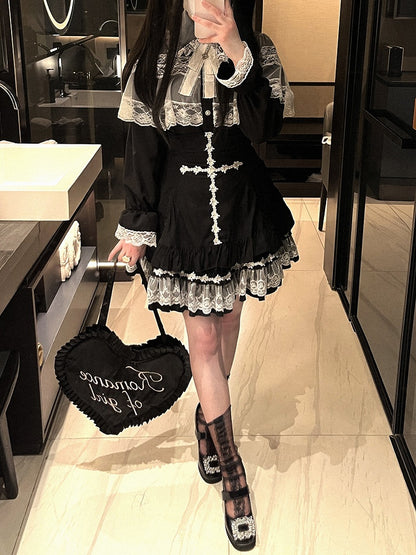 Jirai Kei Bluse im Landminenstil, weiß und schwarz/ganz schwarz, mit Cape-Design aus Spitze