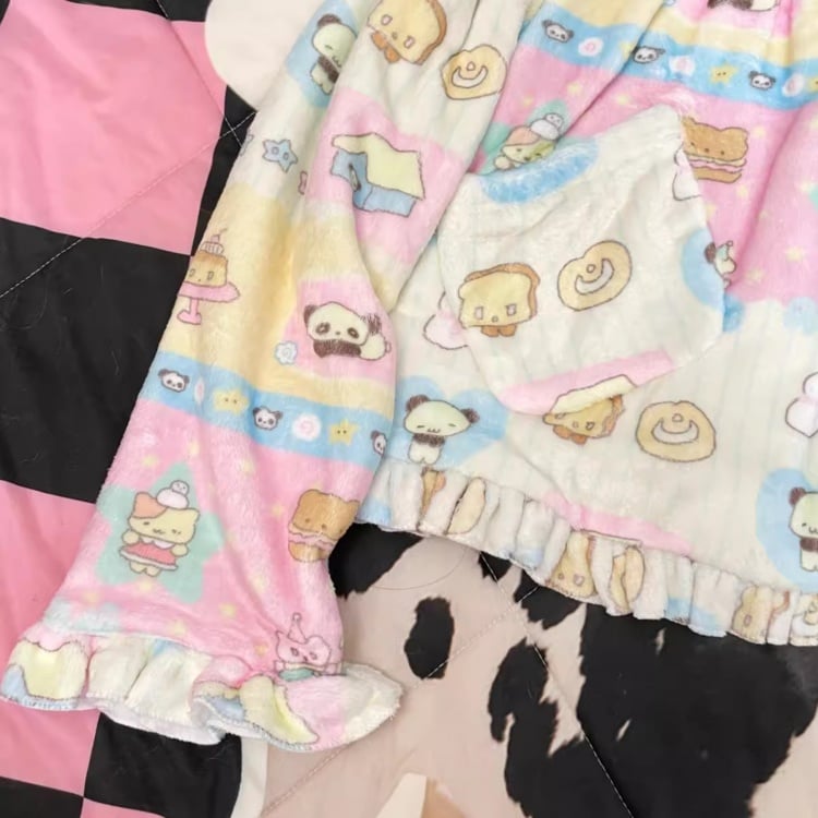 Buntes, dickes Pyjama-Set mit Peter-Pan-Kragen